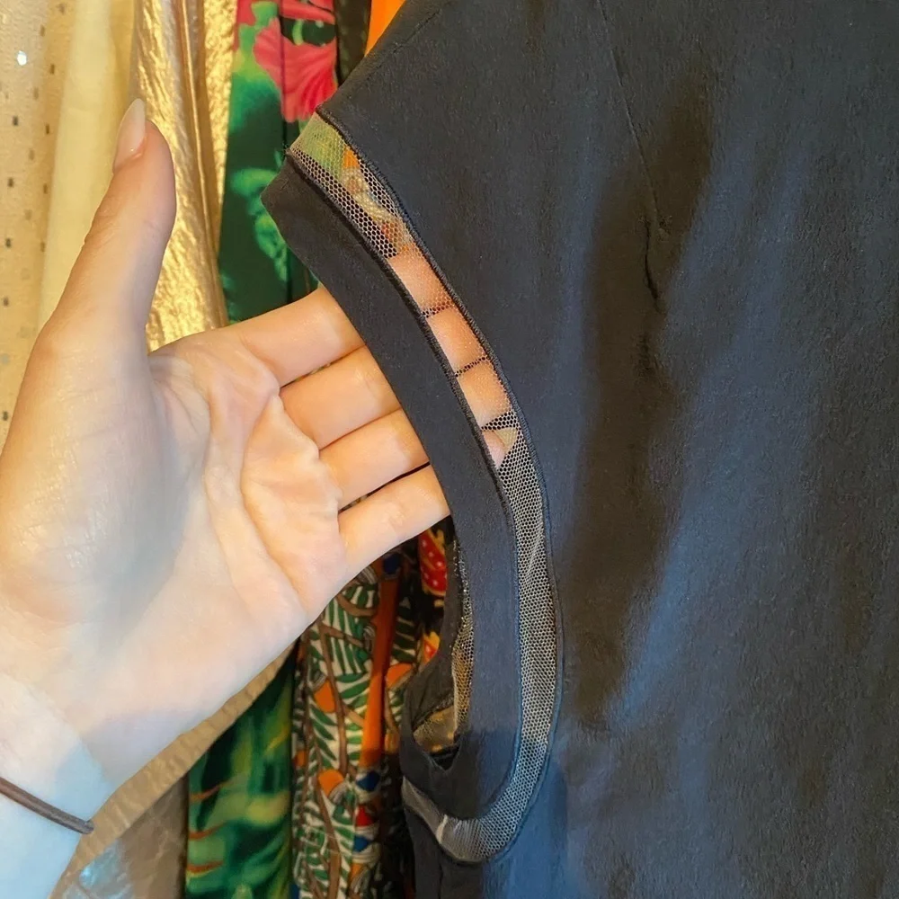 Fendi Silk Black T-shirt with Mesh Sleeve Detail Short Sleeve Shirt - Picture 4 of 5